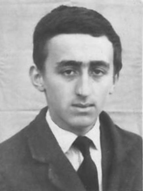 Absolvent al Şcolii Generale din Băseşti (la 15 ani)