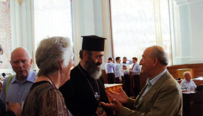 În Aula Magna a UBB din Cluj-Napoca, la Conferinţa ecumenică a IEF cu Prof. A. Denaul, Kate Davson şi R. Lefèvre (iulie, 2009)