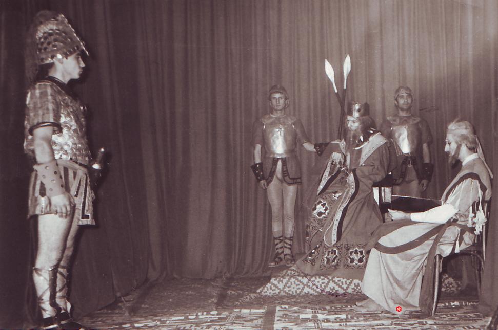 Având rolul de rabin în sceneta „Vifleemul” (decembrie, 1972)