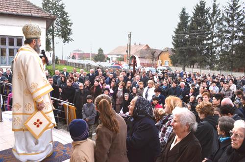 Vorbind poporului, în ziua târnosirii bisericii din parohia Cipău, protopopiatul Târgu-Mureş (3 noiembrie, 2013)