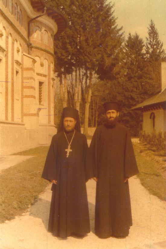 Cu Părintele Arhimandrit Neofit Nica (naşul său de călugărie)