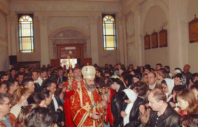 În mijlocul enoriaşilor Parohiei Ortodoxe Române din Bassano del Grappa, Italia (martie 2010)
