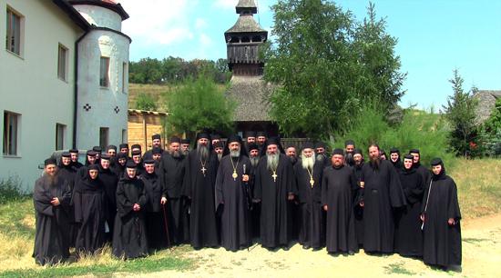 Împreună cu stareţii, stareţele şi duhovnicii mănăstirilor din Eparhie, Mănăstirea „Naşterea Sfântului Ioan Botezătorul” din Alba Iulia (8 august, 2013)