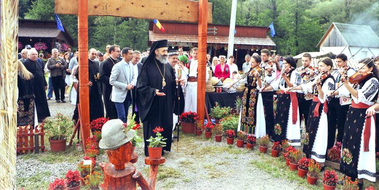 La Festivalul Etnografic al Comunităţilor de pe Valea Mureşului, Răstoliţa (14 iulie, 2013)