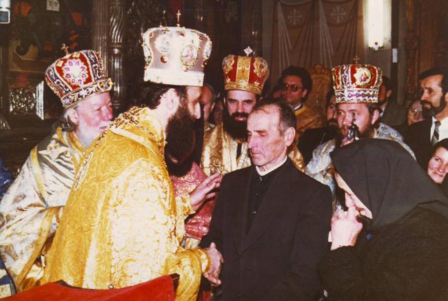 Împreună cu părinţii, în ziua hirotoniei sale întru episcop (21 noiembrie, 1990)