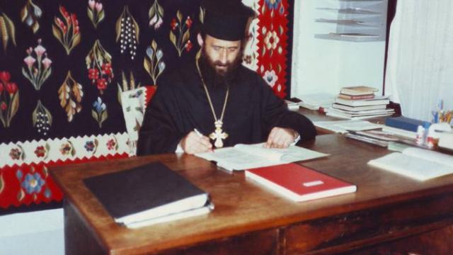 Superior al Aşezămintelor româneşti de la Ierusalim şi Iordan, la birou