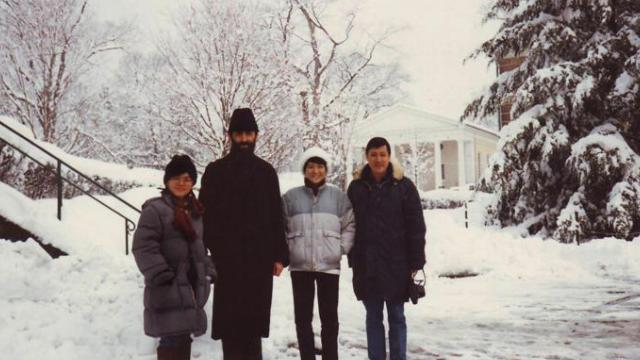 Alături de trei colegi şi prieteni din Asia: Chin, Fuya şi Eddie
