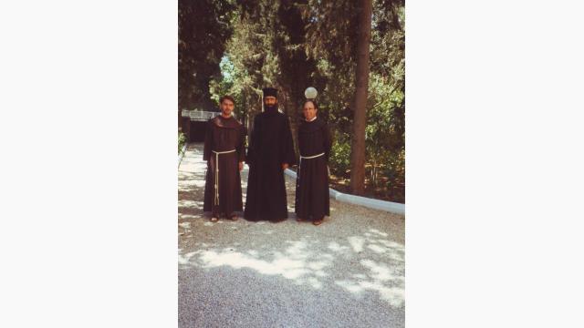 Cu doi călugări franciscani de la Mănăstirea „Terra Sancta”