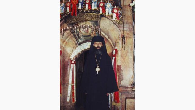 În anul jubiliar 2000, în faţa Ediculului Sfântului Mormânt de la Ierusalim