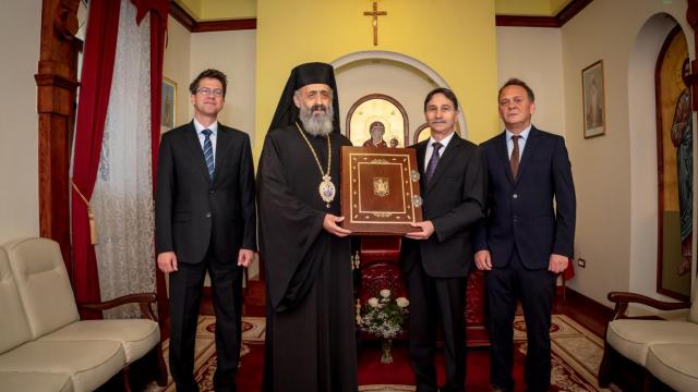 Cu ocazia semnării în Cartea de Aur a Centenarului Marii Uniri, în prezența oficialităților locale (10 noiembrie 2018)