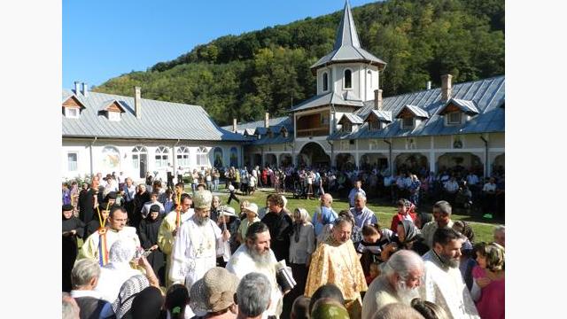 De hramul Mănăstirii Strungari, protopopiatul Sebeş (29 august, 2011)